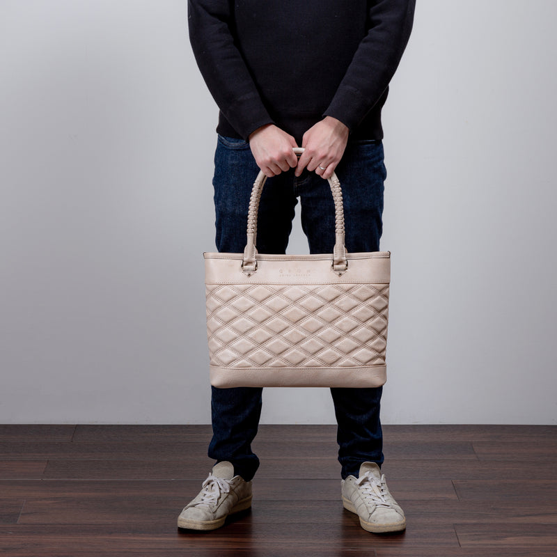 AGING TOTE / IVORY